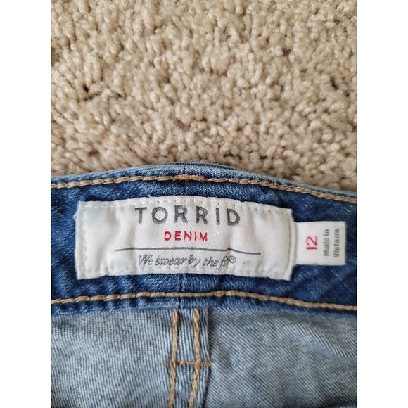 Torrid Women's Blue Boyfriend Fit Skinny Jeans Size 12 Distressed Mid Rise - Picture 8 of 8
